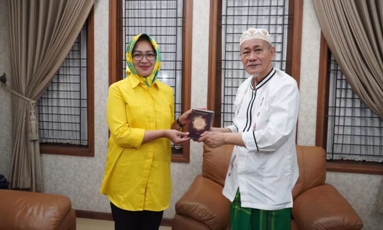 KH Embay Mulya Syarief Doakan Airin Rachmi Diany Dimudahkan Jadi Gubernur Banten