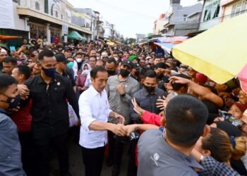 Ngabuburit di Makassar, Presiden Jokowi Kunjungi Pasar Terong