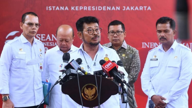 Presiden Jokowi Ingatkan Jajarannya Jaga Ketersediaan Pupuk