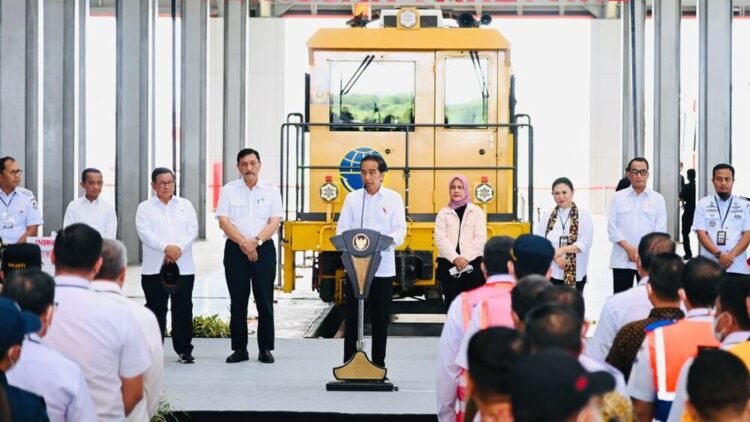 Presiden Jokowi Resmikan Pengoperasian Jalur Kereta Api Lintas Makassar-Parepare