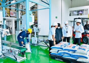 Presiden Jokowi Resmikan Sentra Penggilingan Padi di Sragen