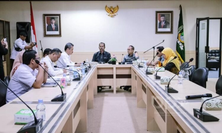Rapat Dengar Pendapat Komisi V DPRD Banten dan Dindikbud Provinsi Banten