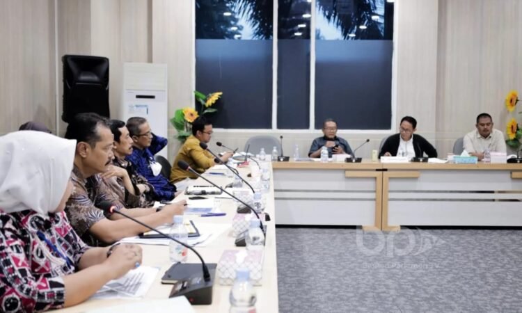Rapat Kerja Komisi I DPRD Banten Bahas Progres Pelaksanaan Program Kerja Dengan Badan Penghubung Provinsi Banten Dan Inpektorat Provinsi Banten