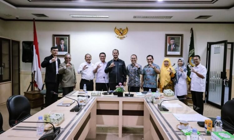 Rapat Kerja Komisi V DPRD Banten Dengan SMAN CMBBS Guna Tingkatkan Mutu Pendidikan
