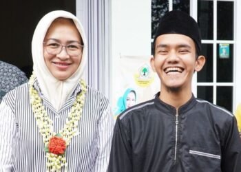 Airin Rachmi Diany Jadi Idola Santri Milenial Kota Serang