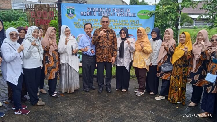 Indah Kiat Tangerang Lakukan Pembinaan Mitigasi Proklim di Kelurahan Paku Jaya