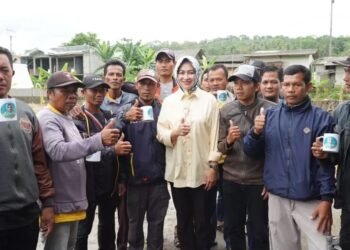 Pilgub Banten, Airin Rachmi Diany Dapat Dukungan dari Tukang Ojek Pengkolan di Bayah