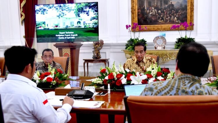 Dorong Penggunaan Pupuk Organik, Presiden Minta Mentan Sesuaikan Aturan Pupuk Subsidi