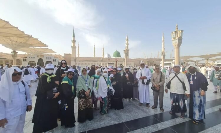 Jemaah Kloter 10 JKG Tour Nabawi dan Ziarah Makam Baqi’