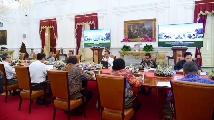 Presiden Jokowi Pimpin Rapat Bahas Optimalisasi Kebijakan Perdagangan Karbon