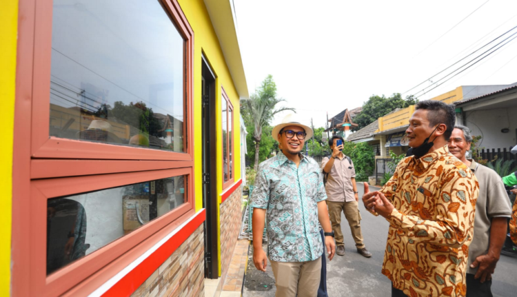 Resmikan Pos dan Gapura di Reni Jaya, Pilar Apresiasi Kepedulian Warga