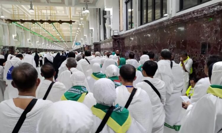 Kloter 10 JKG Lakukan Umrah Wajib