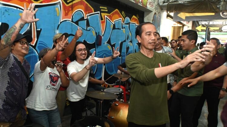 Nikmati Libur Iduladha, Presiden Jokowi Sapa Warga di Malioboro