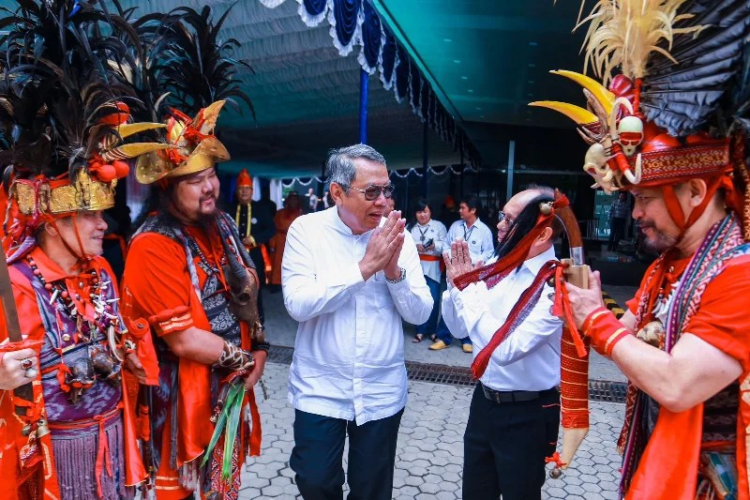 Wali Kota Benyamin Sambut Baik Pelantikan Kepengurusan Kerukunan Keluarga Kawanua di Tangsel