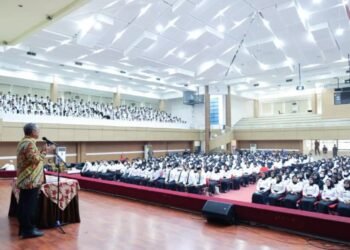 Wali Kota Benyamin Lantik Ratusan Guru PPPK