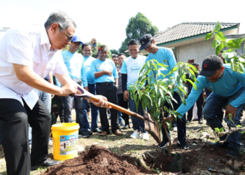 Benyamin Ajak Masyarakat Tangsel Kelola Sampah dari Rumah