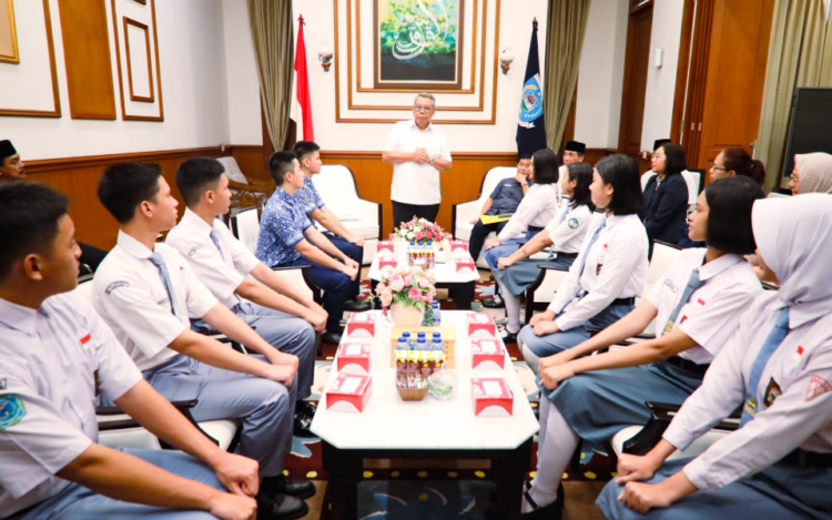 Bertemu Calon Paskibraka Tingkat Nasional dan Provinsi, Benyamin Berpesan Jaga Kesehatan