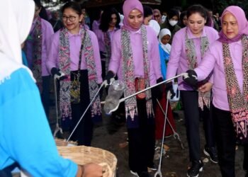 Ibu Iriana dan OASE KIM Lakukan Sejumlah Kegiatan Pelestarian Lingkungan Laut