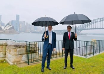Meski Hujan, PM Australia Ajak Presiden Jokowi Berkeliling Admiralty House