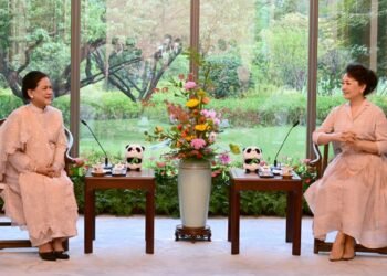 Momen Ibu Iriana Jokowi Minum Teh dengan Madam Peng Liyuan