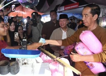 Nikmati Malam di Bengkulu, Presiden Kunjungi Festival Tabut 2023