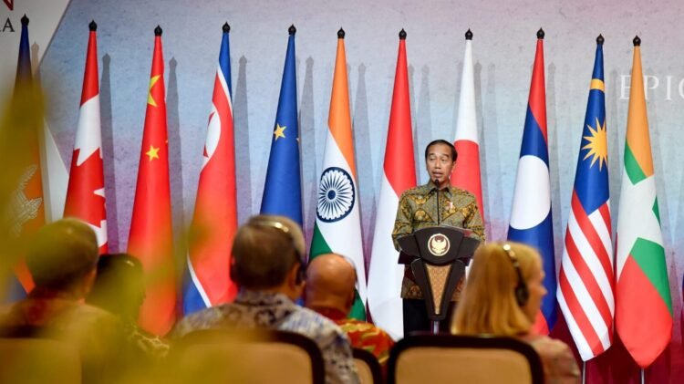 Presiden Jokowi Ajak Menteri Luar Negeri ASEAN dan Mitra Menjadi Pemenang yang Terhormat