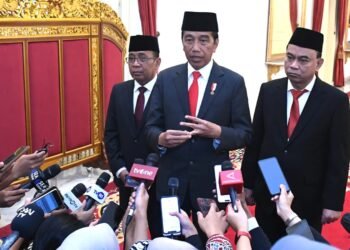 Presiden Jokowi Minta Menkominfo Budi Arie Setiadi Utamakan Penyelesaian BTS