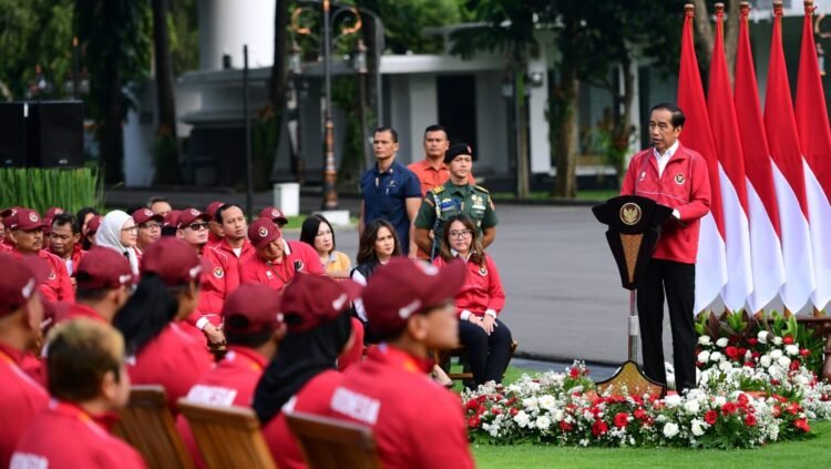 Presiden Jokowi Serahkan Bonus Apresiasi bagi Atlet ASEAN Paragames 2023