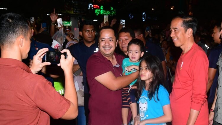 Sabtu Malam, Presiden Jokowi Sapa Warga dan Pedagang di Malioboro