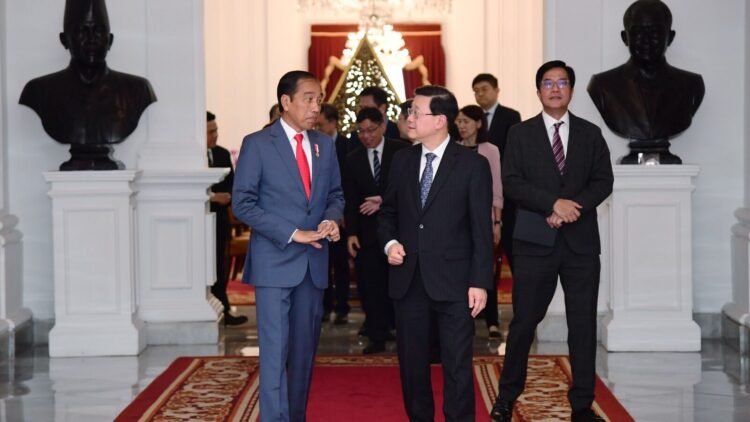 Terima Kunjungan Chief Executive Hong Kong, Presiden Bahas Investasi hingga Perlindungan WNI
