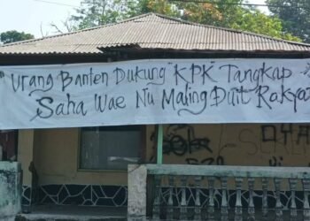 Pasang Spanduk, Warga Lebak Banten Dukung KPK Tegas Tangkap Pelaku Korupsi