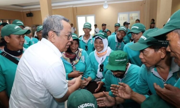 Jaga Keindahan Kota, Benyamin Buka Pelatihan untuk Petugas Pemeliharaan Taman