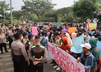 Forum Aktivis Mahasiswa Tangerang Selatan Minta Rocky Gerung Ditangkap