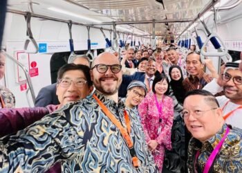 Hadiri Peluncuran Kartu Jelajah Berganda, Presiden Jokowi Ajak Dubes ASEAN dan Mitra Naik MRT