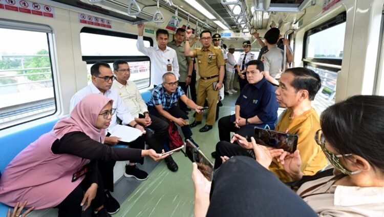 Kesan Para Awak Media Coba Moda Transportasi LRT