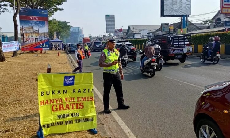 Kurangi Polusi Udara, Sat Lantas Polres Tangsel Bersama Pemkot Lakukan Uji Emisi Kendaraan Bermotor