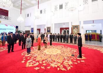 Presiden Jokowi Anugerahkan Tanda Kehormatan bagi 18 Tokoh