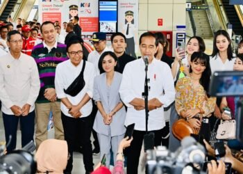 Presiden Jokowi Berharap Kehadiran LRT Dorong Masyarakat Gunakan Transportasi Massal