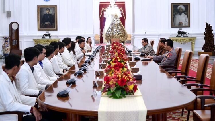 Presiden Jokowi Terima Kunjungan PP KMHDI di Istana Merdeka
