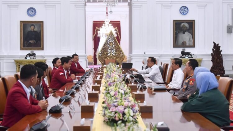 Presiden Jokowi Terima PP Hima Persis di Istana Merdeka