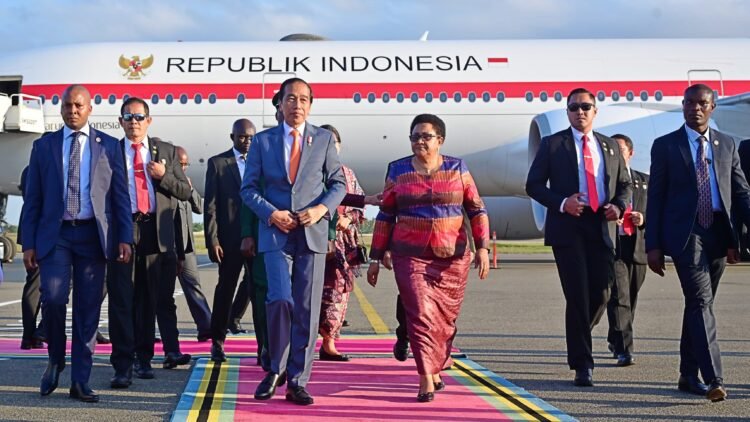 Presiden Jokowi Tiba di Dar Es Salaam Tanzania