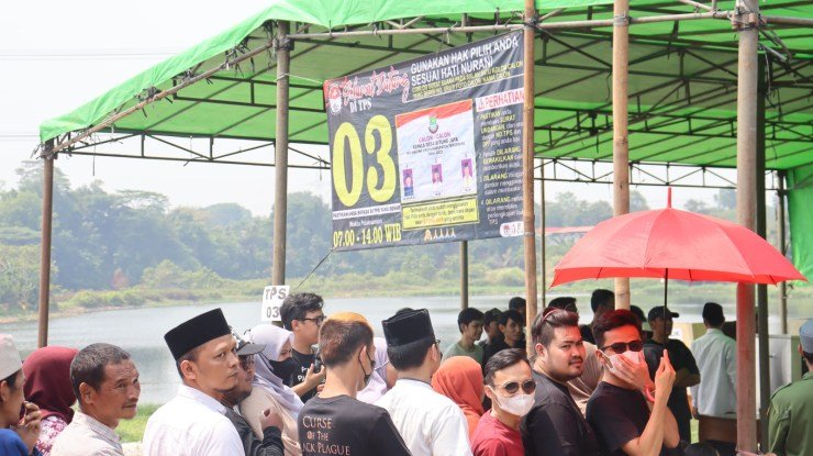 Pj Bupati Tangerang Keliling Naik Motor untuk Pantau Pilkades