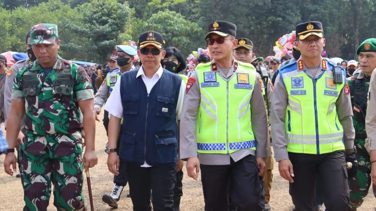 Pj Bupati Tangerang Keliling Naik Motor untuk Pantau Pilkades