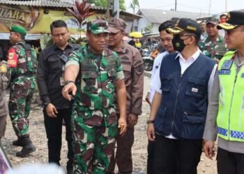 Pantau Pilkades, Pj Bupati Tangerang Andi Ony Prihartono Keliling Naik Motor