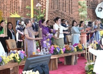 Ibu Iriana Jokowi Ajak Para Pendamping ASEAN dan Mitra Nikmati Ragam Budaya Indonesia