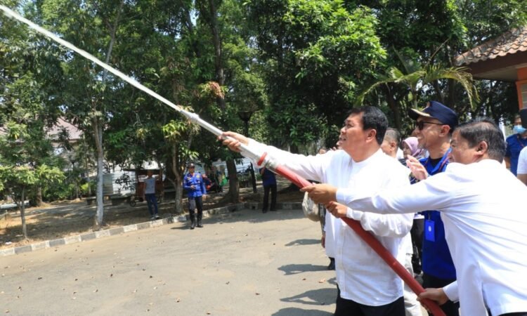 Kawasan Puspemkab Tangerang Disemprot Eco Enzim untuk Kurangi Polusi Udara