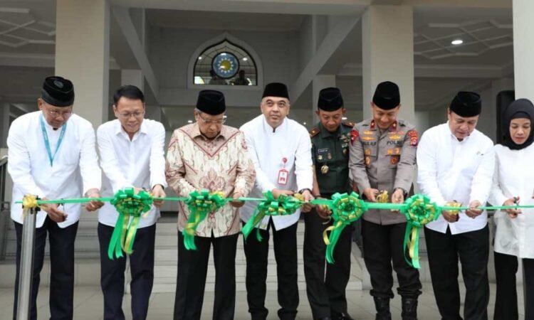 Masjid Nur Suvarna Sutera Diresmikan