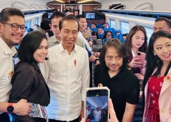 Pengalaman Para Penggiat Seni Naik Kereta Cepat Jakarta-Bandung