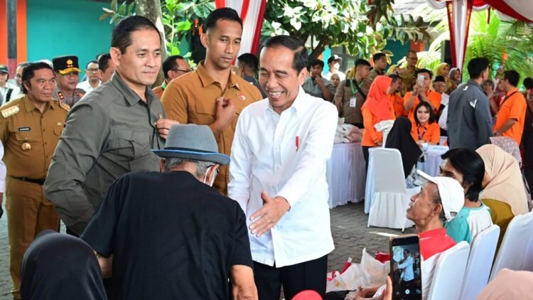 Tinjau Pasar Kranggot, Presiden Jokowi: Harga Bahan Pangan Sangat Baik