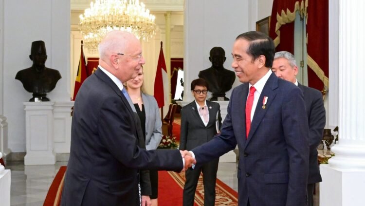 Presiden Jokowi Bertemu Ketua Eksekutif World Economic Forum